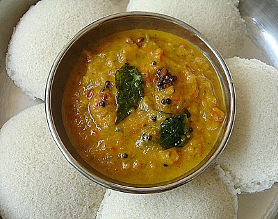 Tomato Coriander Chutney with Idlis