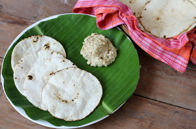 Akki Roti - Ellu Pajji - Rice Roti & Sesame seeds Chutney -Kodava Food