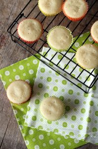 vanilla cupcakes