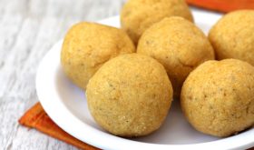 moong dal ladoo