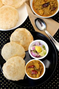 puri aloo rasedar sabzi