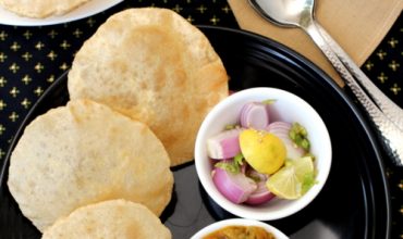 puri aloo rasedar sabzi