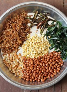 spiced puffed rice mixture