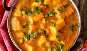 khoya matar paneer