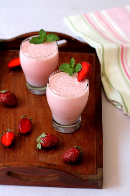 स्ट्रॉबेरी मिश्रित दूध