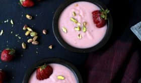 strawberry phirni