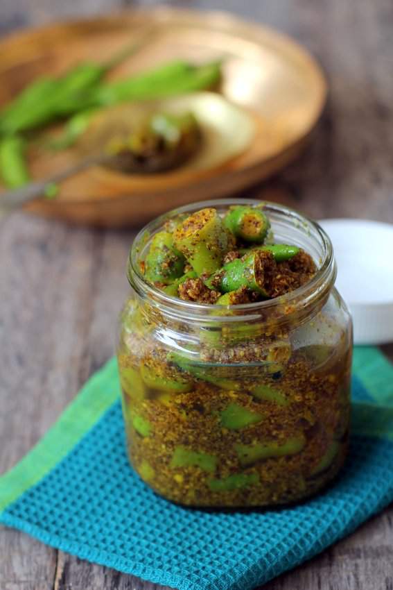 Green chilli pickle recipe north indian style | hari mirch ki achar