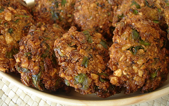 Bobbarlu Vadalu - Black Eyed Peas Fritters Recipe